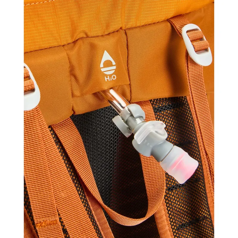 Passenger Trailscape Backpack 30L in Sunrise Orange-11