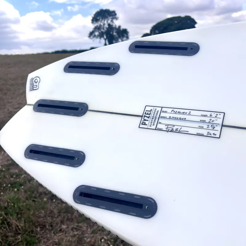 Pyzel Pyzalien 2.0 6ft 02 Surfboard - Futures-2