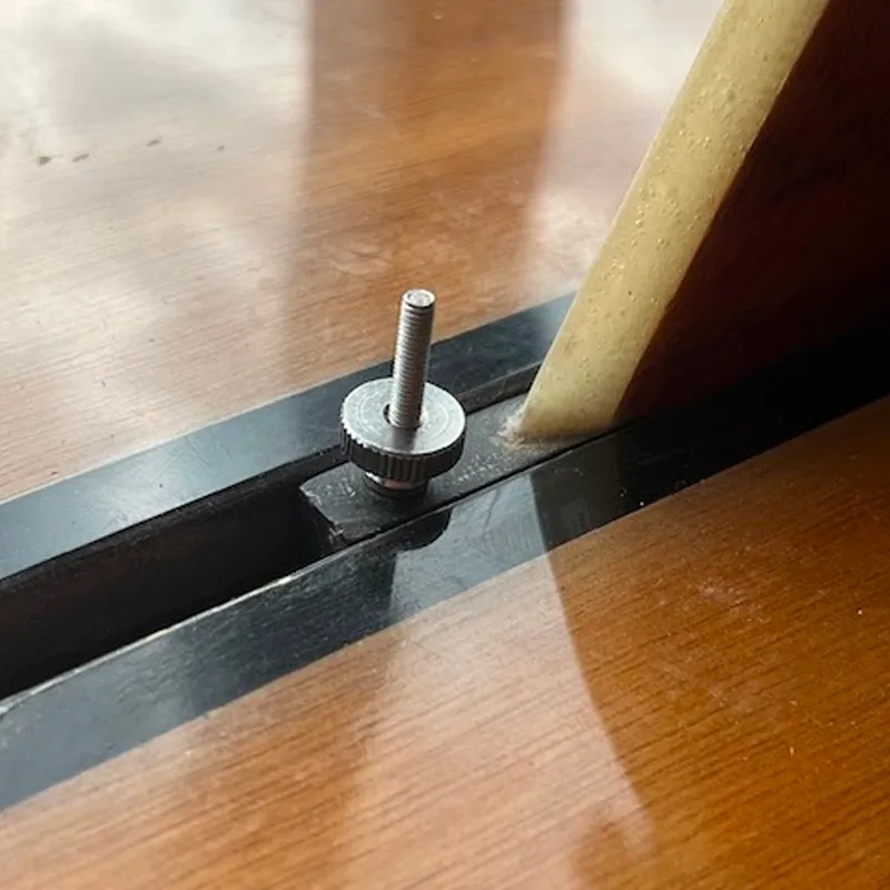 Reconcepta Fin Bolt-1