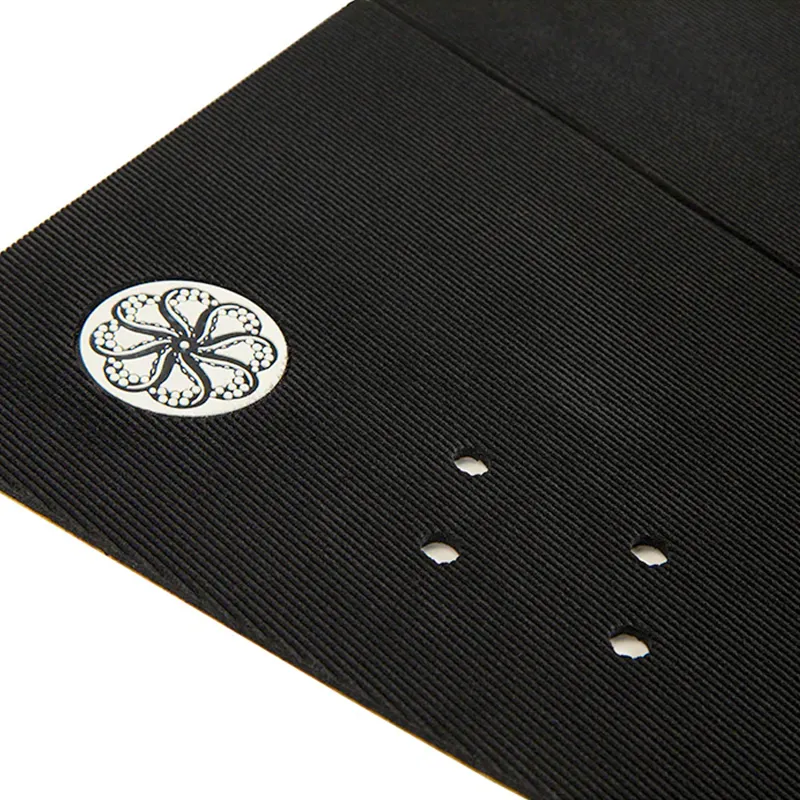 Octopus Swallow Tail Pad in Black-2