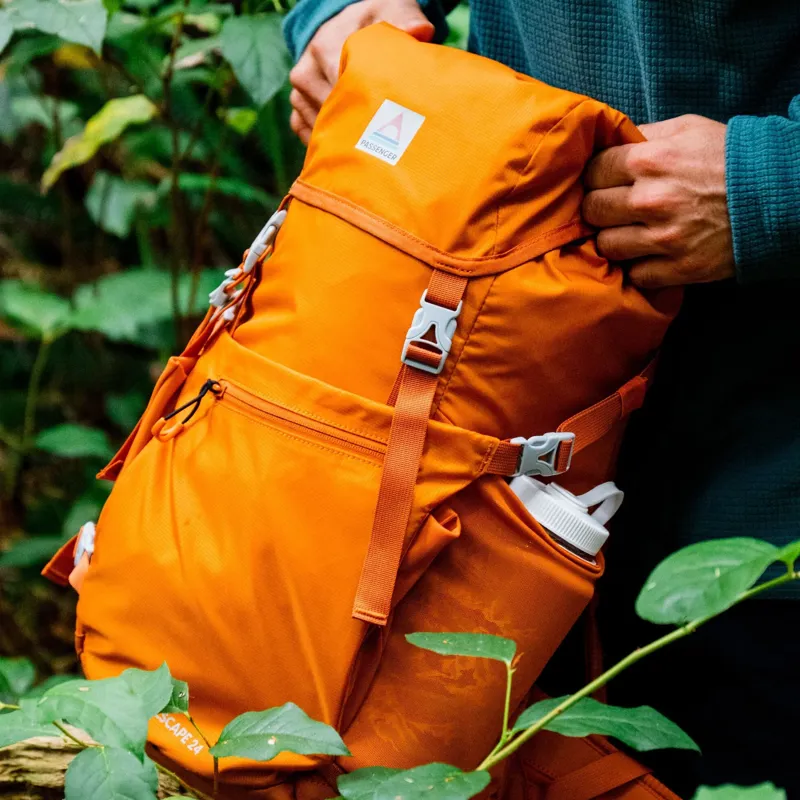 Passenger Trailscape Backpack 24L in Sunrise Orange-10