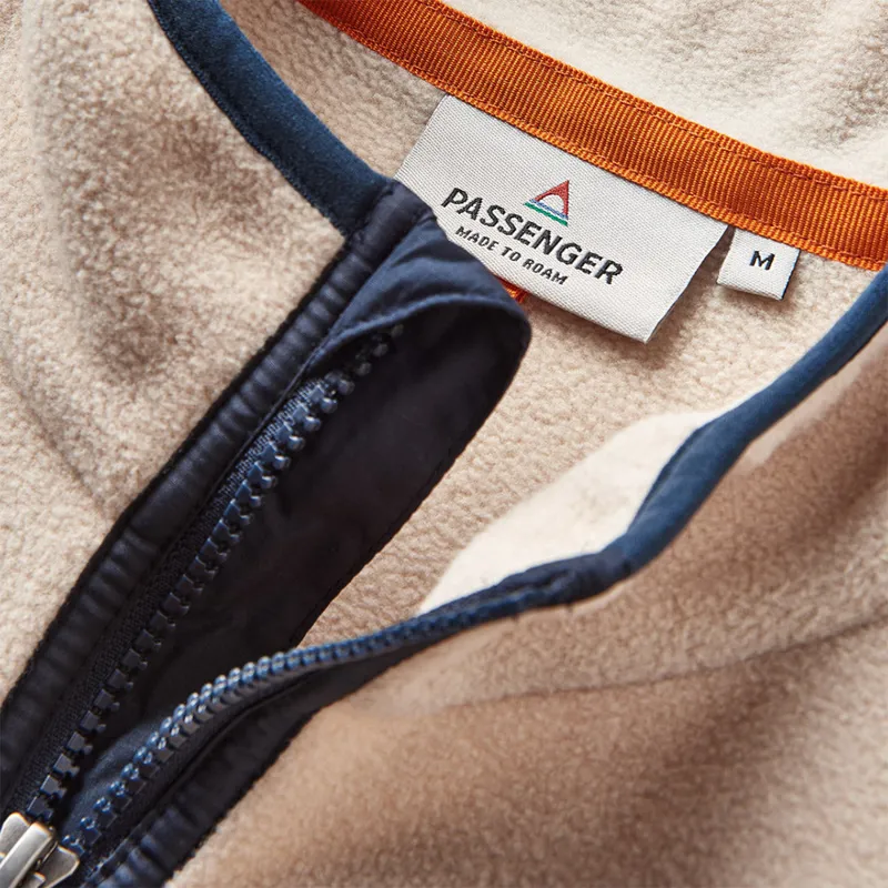 Passenger Set Off Recycled Polar 1/4 Zip Fleece in Oatmeal-7